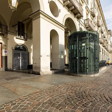 Piccola Casa Nel Cuore Di * Turín