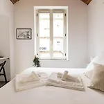 Apartment Piccola Casa Nel Cuore Di *