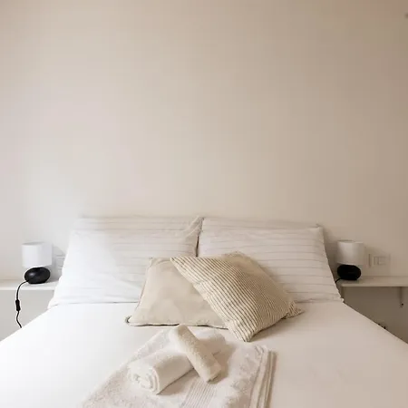 Piccola Casa Nel Cuore Di Apartment *